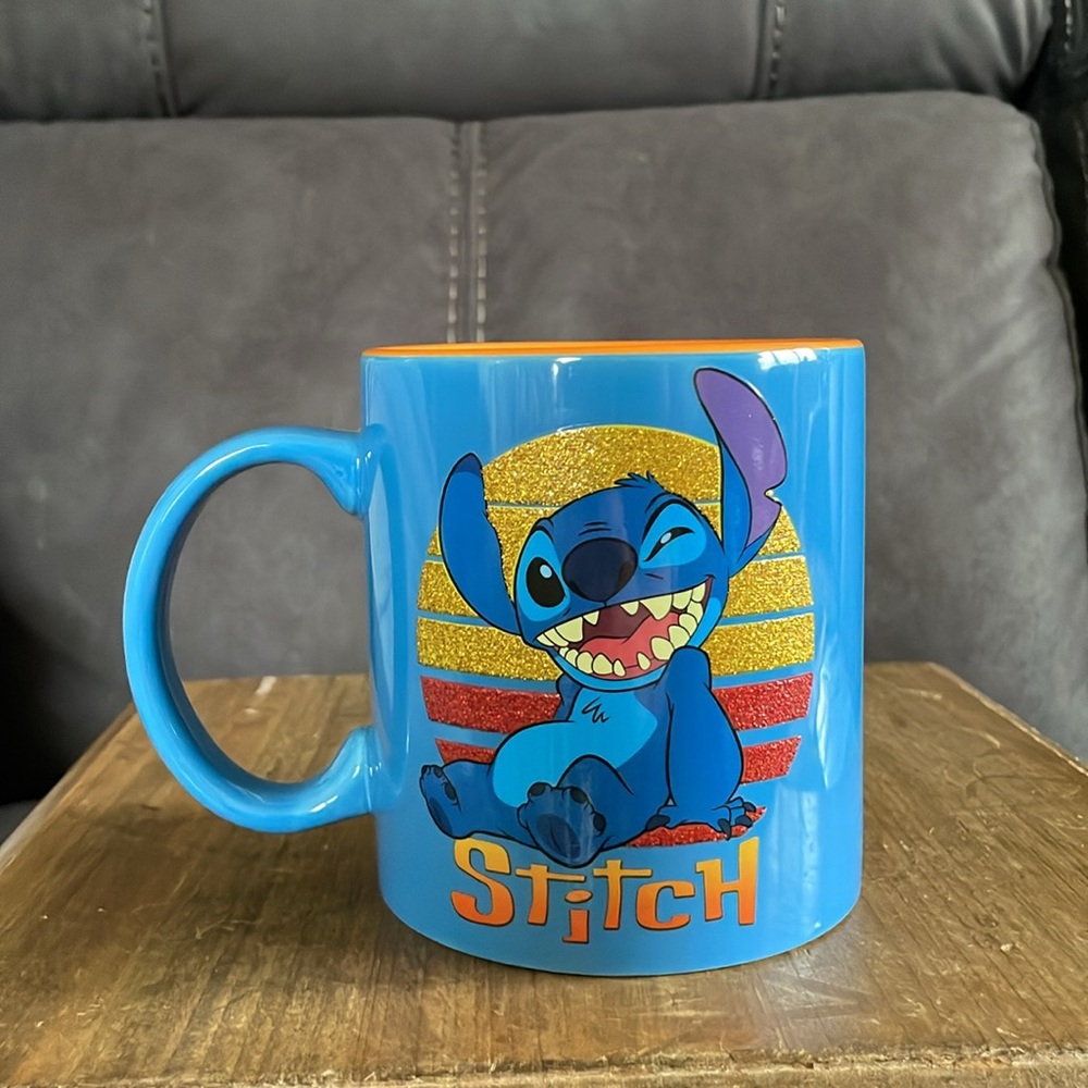 Disney “Stitch” 20 FL Oz Mug Blue exterior with Orange Interior (10) - Picture 3 of 6